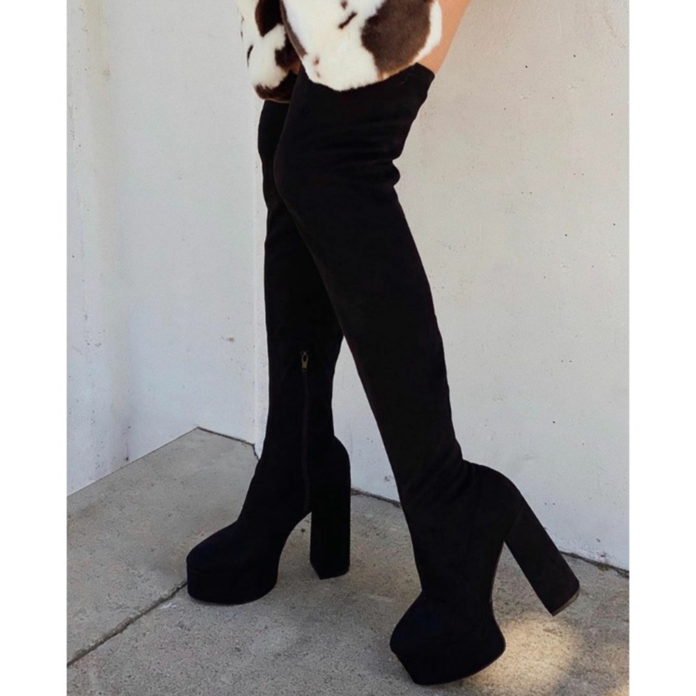 Black Thigh High Heeled Boots